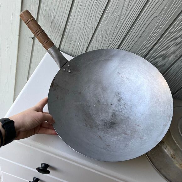 Vintage Large Carbon Steel Wok w/ Lid & Wooden Handle 20” Round Bottom - Picture 2 of 6